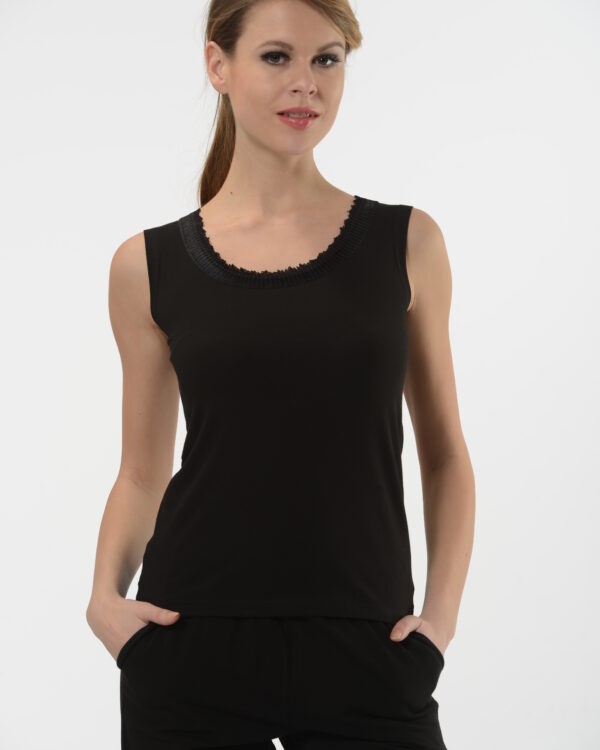 pamuklu kalın askılı siyah kadın atlet